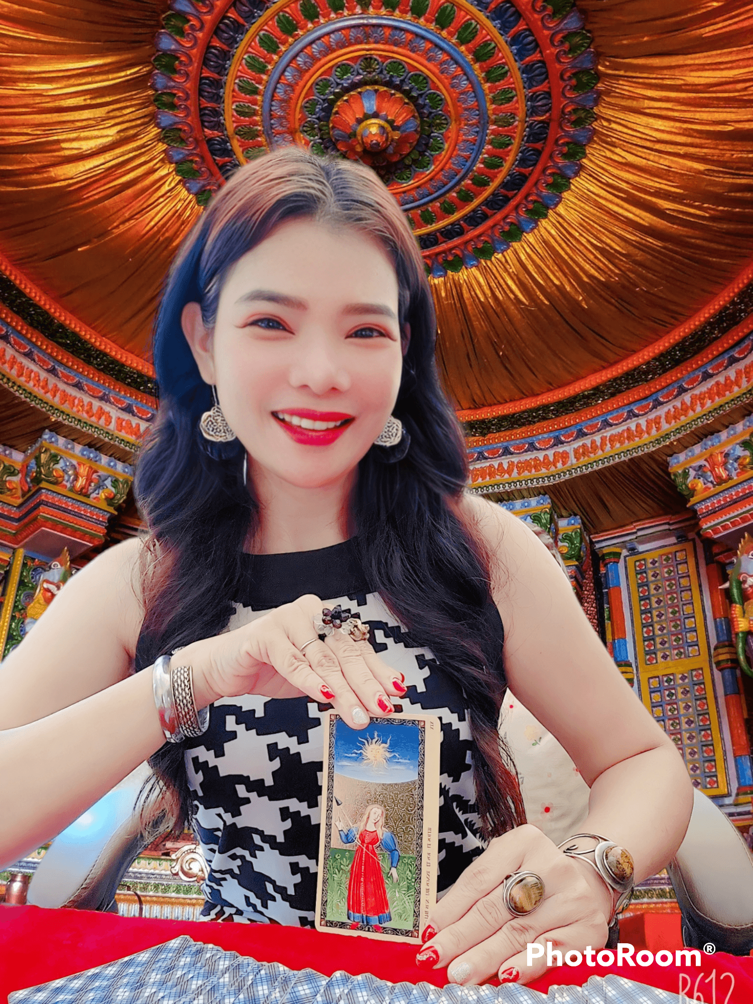 อ.เนตรทิพย์ยิปซีจิตสัมผัส