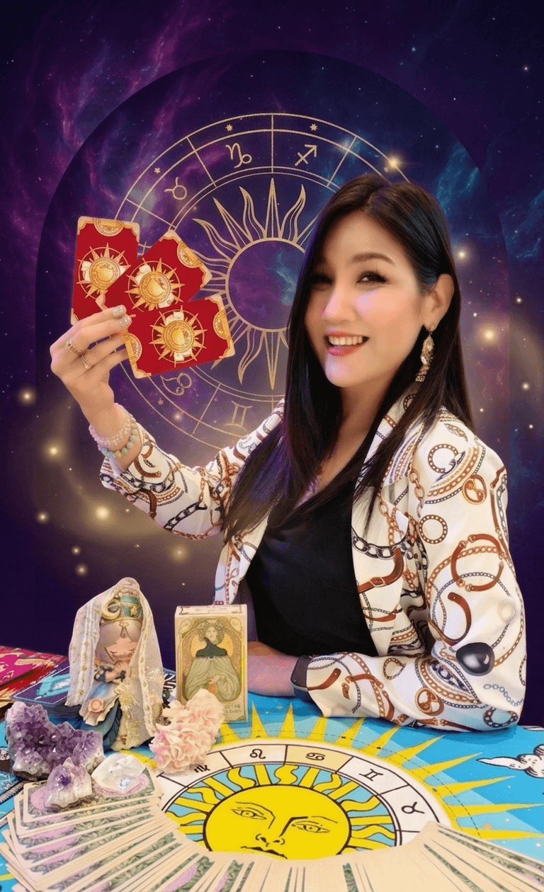 ครูหนุน The Tarot & Runes